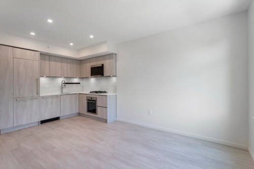 410-3264 Vanness Avenue, Vancouver, BC 