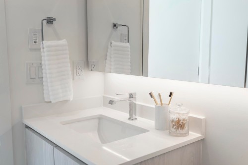 204-3264 Vanness Avenue, Vancouver, BC 
