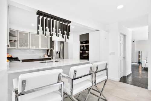 647 Thurston Close, Port Moody, BC 