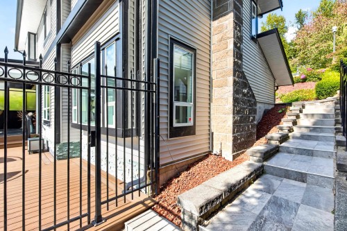 647 Thurston Close, Port Moody, BC 