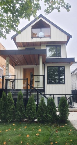 1-2741 Grant Street, Vancouver, BC 