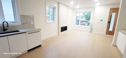 1-2741 Grant Street, Vancouver, BC 