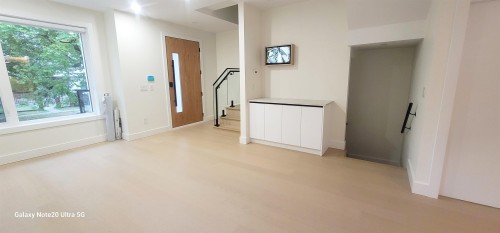 1-2741 Grant Street, Vancouver, BC 
