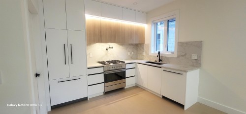 1-2741 Grant Street, Vancouver, BC 
