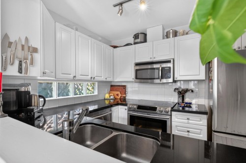 2950 8Th Avenue W, Vancouver, BC 