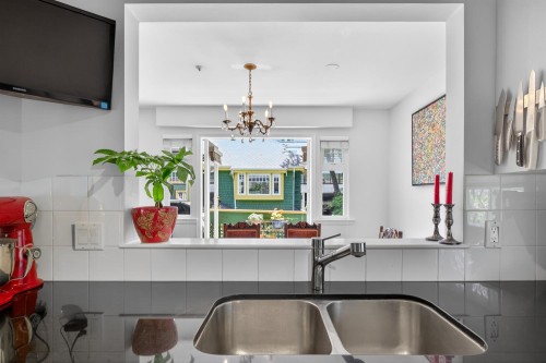 2950 8Th Avenue W, Vancouver, BC 