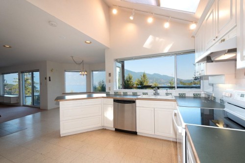 671 Taylor Road, Bowen Island, BC 