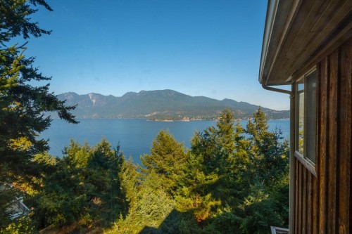 671 Taylor Road, Bowen Island, BC 
