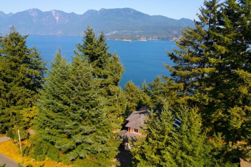 671 Taylor Road, Bowen Island, BC 