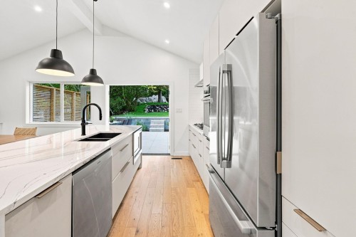 4646 Cove Cliff Road, North Vancouver, BC 