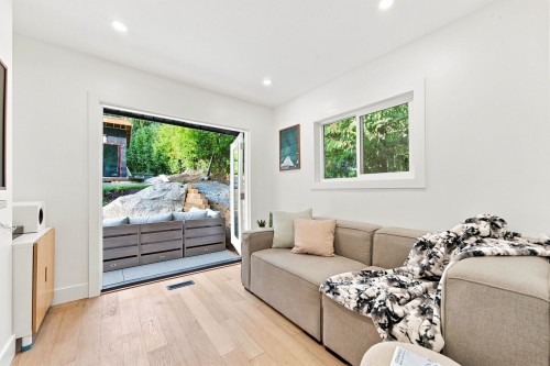 4646 Cove Cliff Road, North Vancouver, BC 