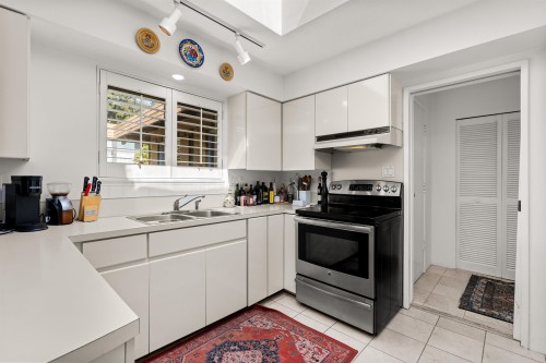 4211 Rockridge Crescent, West Vancouver, BC 