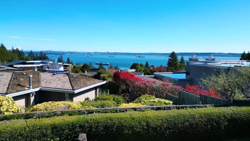 4211 Rockridge Crescent, West Vancouver, BC 
