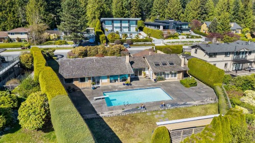 4211 Rockridge Crescent, West Vancouver, BC 