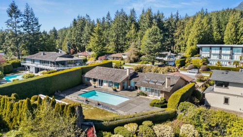 4211 Rockridge Crescent, West Vancouver, BC 