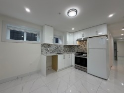 2-1052 E 50th Avenue Vancouver, BC V5X 1B8