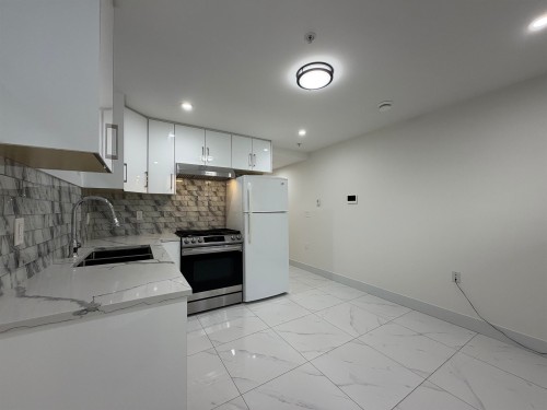 2-1052 E 50th Avenue , Vancouver, BC V5X 1B8 2