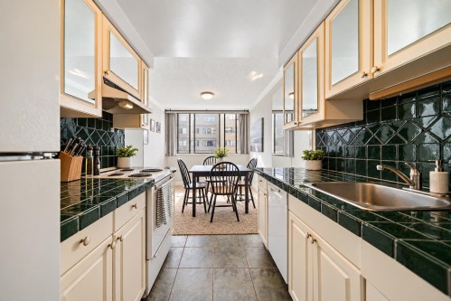 803-1270 Robson Street, Vancouver, BC 
