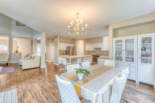 2015 Parkway Boulevard, Coquitlam, BC 