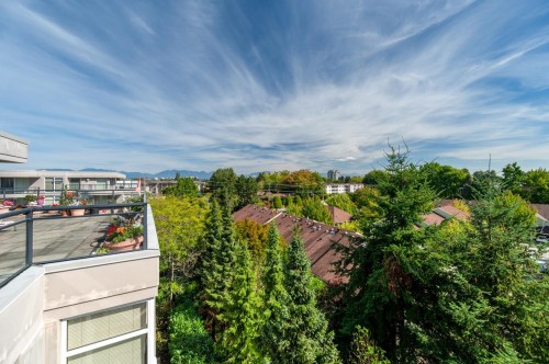 419-8480 Granville Avenue, Richmond, BC 