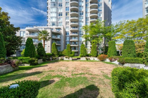419-8480 Granville Avenue, Richmond, BC 