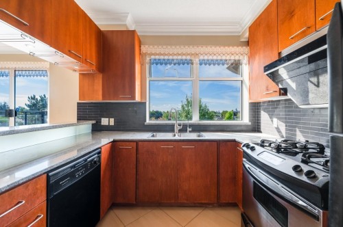 419-8480 Granville Avenue, Richmond, BC 