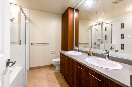 419-8480 Granville Avenue, Richmond, BC 