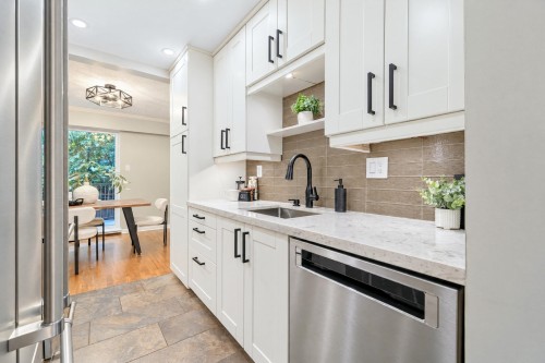 403-555 28Th Street W, North Vancouver, BC 