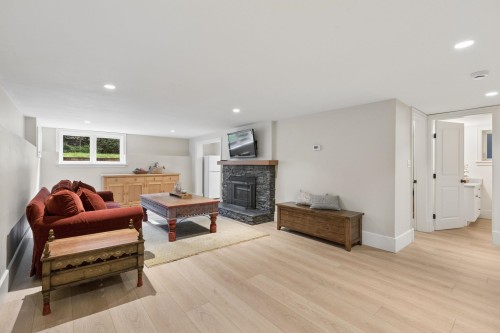3815 Sunnycrest Drive, North Vancouver, BC 