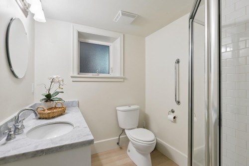 3815 Sunnycrest Drive, North Vancouver, BC 