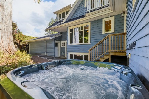 3815 Sunnycrest Drive, North Vancouver, BC 