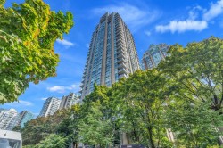 307-928 Richards Street Street WVancouver, BC V6B 6P6