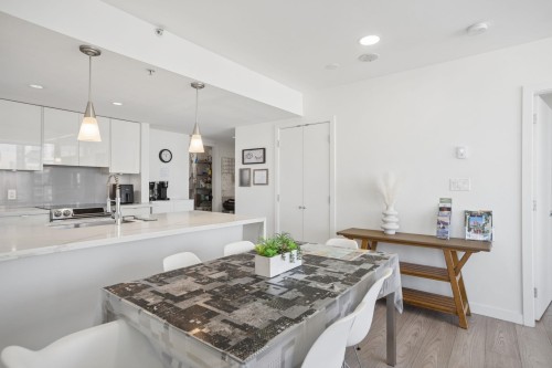 3505-688 Abbott Street, Vancouver, BC 