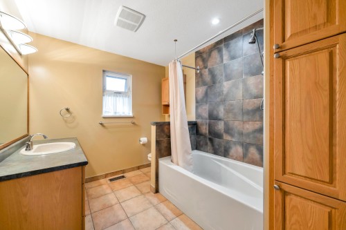 466 55 Street, Tsawwassen, BC 