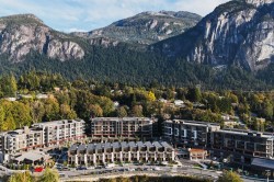 402-1500 Scott Crescent Squamish, BC V8B 1G5