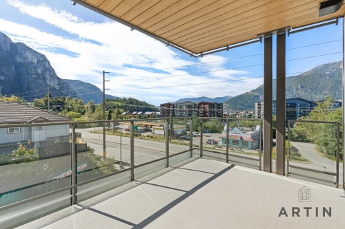 402-1500 Scott Crescent, Squamish, BC 