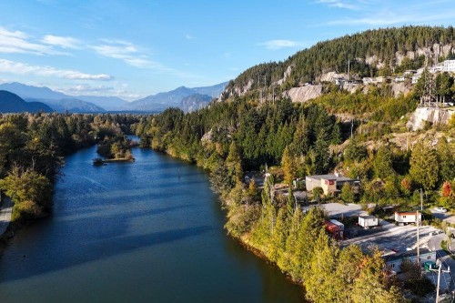 402-1500 Scott Crescent, Squamish, BC 