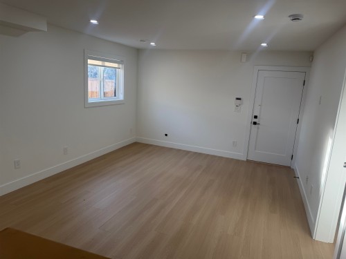 1-7087 Mary Avenue, Burnaby, BC 