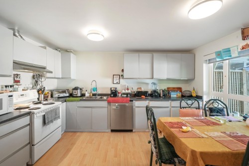 1683 Suffolk Avenue, Port Coquitlam, BC 