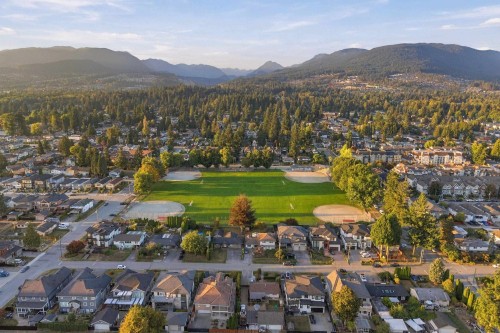 1683 Suffolk Avenue, Port Coquitlam, BC 