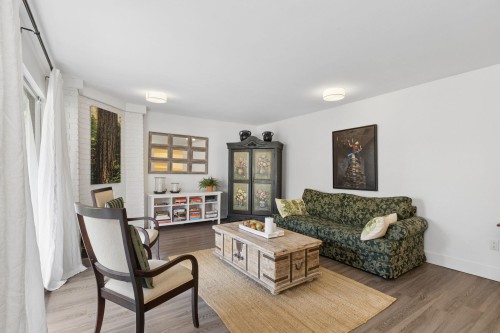 303-236 2Nd Street W, North Vancouver, BC 
