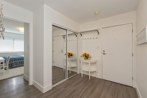 303-236 2Nd Street W, North Vancouver, BC 