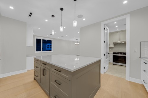 1-8408 17Th Avenue, Burnaby, BC 