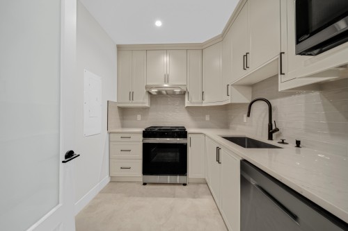 1-8408 17Th Avenue, Burnaby, BC 