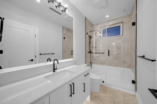 1-8408 17Th Avenue, Burnaby, BC 