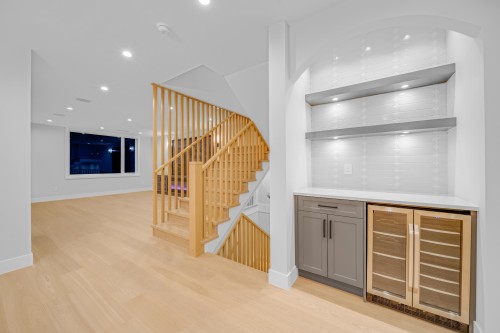 1-8408 17Th Avenue, Burnaby, BC 