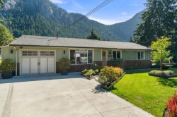 38248 Hemlock Avenue Squamish, BC V8B 0X1