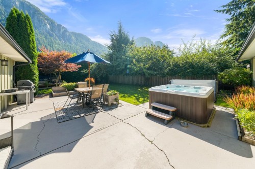 38248 Hemlock Avenue, Squamish, BC 