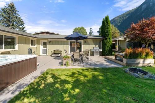 38248 Hemlock Avenue, Squamish, BC 