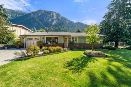 38248 Hemlock Avenue, Squamish, BC 